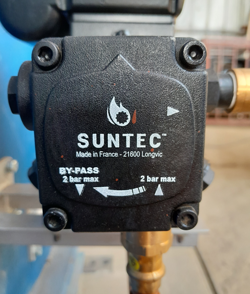(Incinis K-20s) POMPE LIGNE CARBURANT (Suntec AEV 97 C 7304)